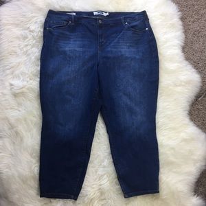 Torrid Girlfriend Jeans 26 R